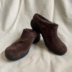 Women’s brown Merrell Encore Ice Slides size 10